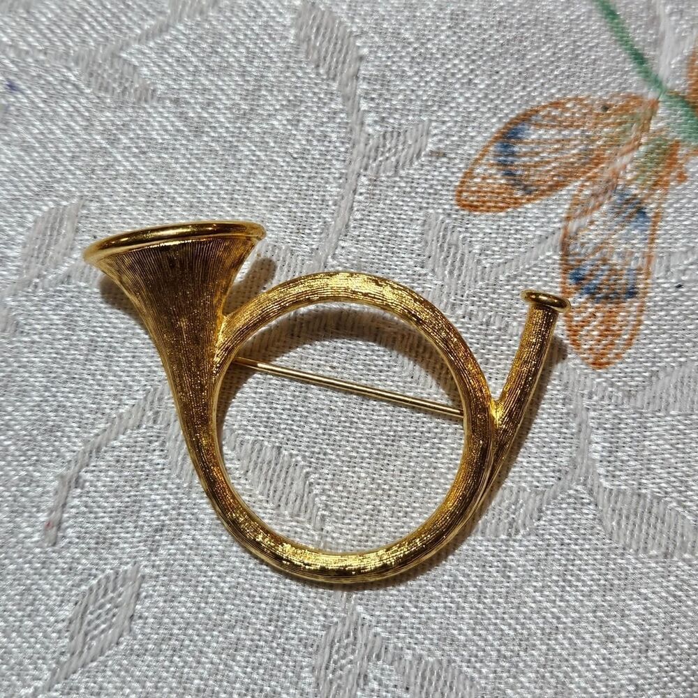 vintage French horn gold tone Napier brooch